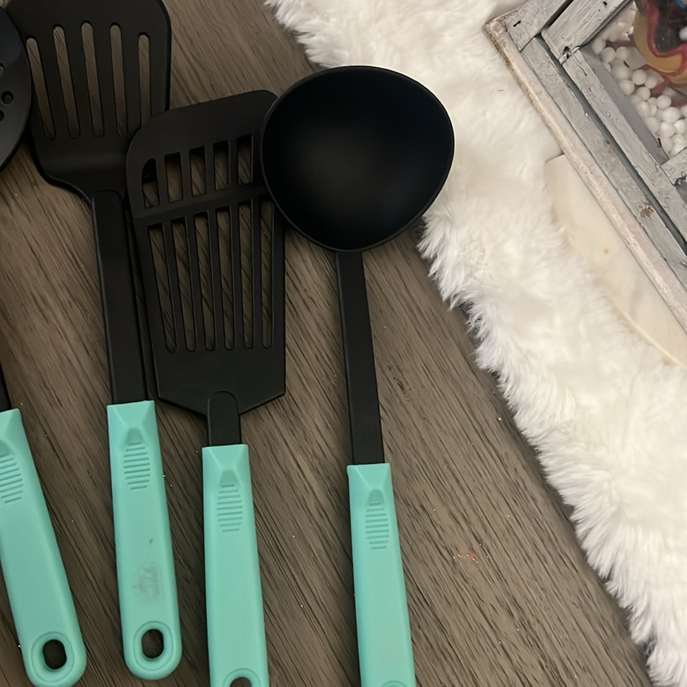Cooking utensils - Picture 2 of 3